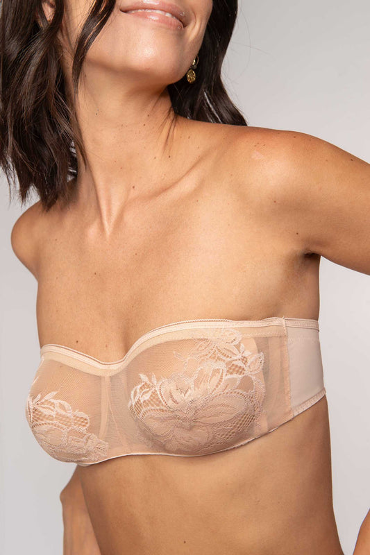 HYPNOTIC : Soutien-gorge bandeau avec armatures rose fumé en dentelle moulée