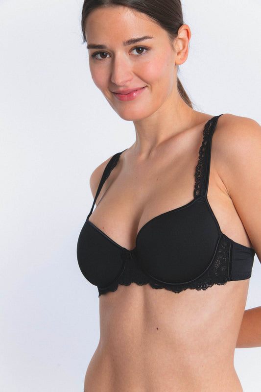 GABY : Soutien-gorge spacer noir en dentelle de Calais