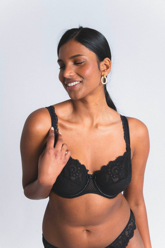 GABY : Soutien-gorge avec armatures grande taille noir en dentelle de Calais